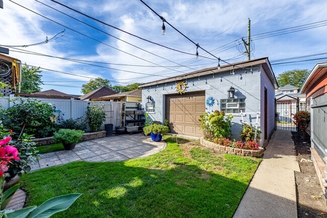 Building Photo - 3838 W 64th St