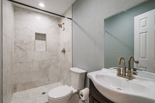 Building Photo - 12214 Cypresswood Dr