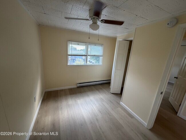 Building Photo - 610 Cooney St