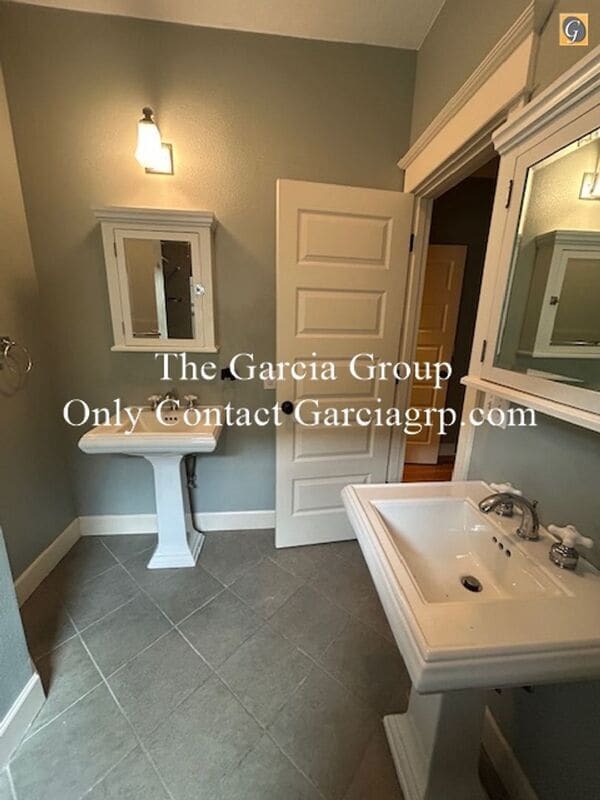 Building Photo - 4720 NE 26th Ave