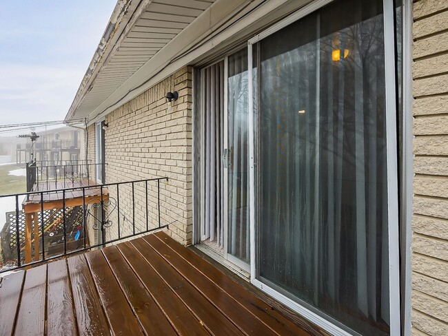 Building Photo - Easy Living in White Lake – 1 Bed with Smart Layout!