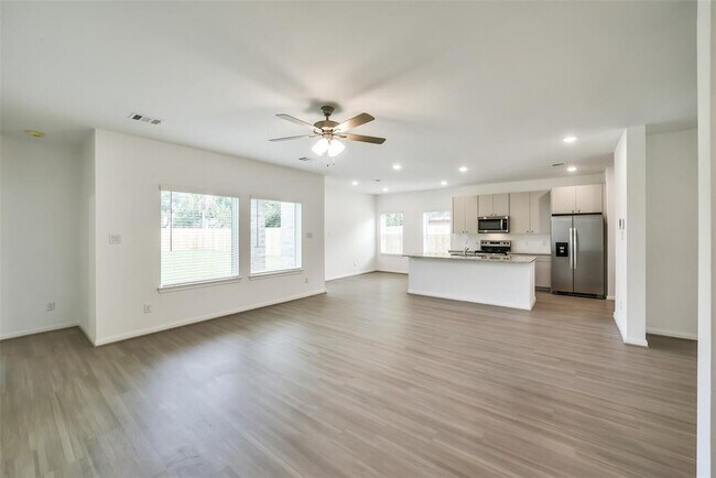 Building Photo - 11615 Moltere Dr