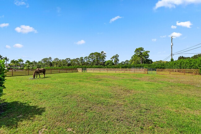 Building Photo - 14704 Black Bear Rd