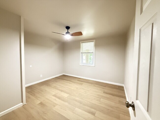 Building Photo - Updated 2BR/1BA in the Heart of Fountain City, Modern Finishes & Everyday Convenience!