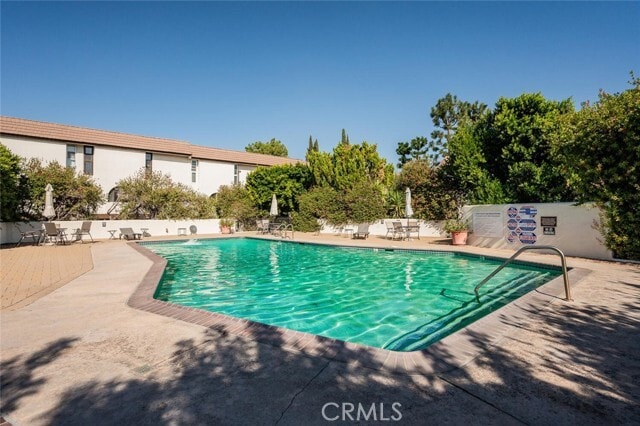 Building Photo - 5216 Lindley Ave