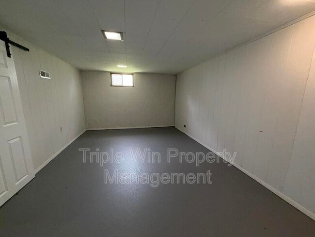 Building Photo - 2245 Lindsay Ln
