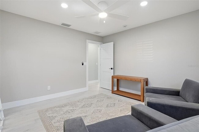 Building Photo - 3918 Americana Dr