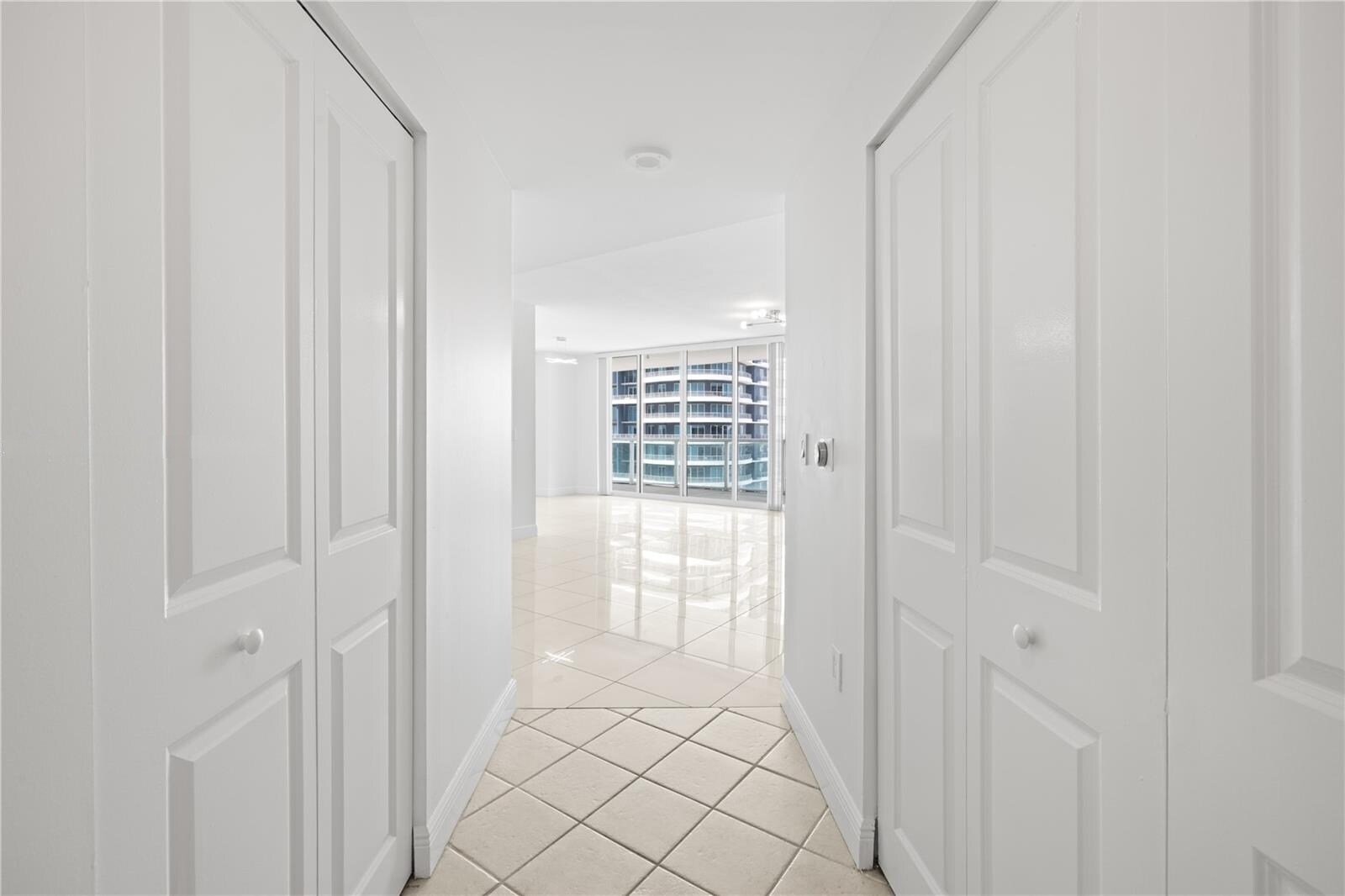 Building Photo - 1250 S Miami Ave