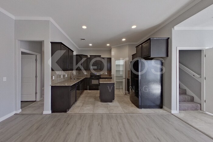 Building Photo - 3900 Durham Dr