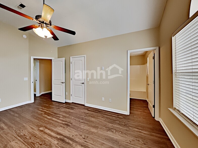 Building Photo - 2927 Painted Pony Dr