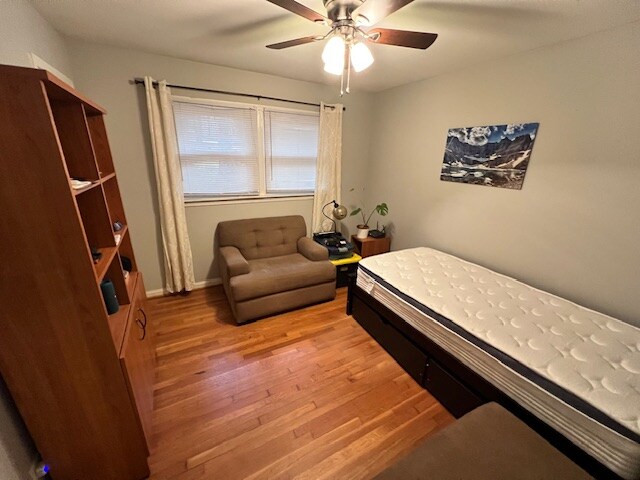 Building Photo - 2037 Jordan Terrace NE