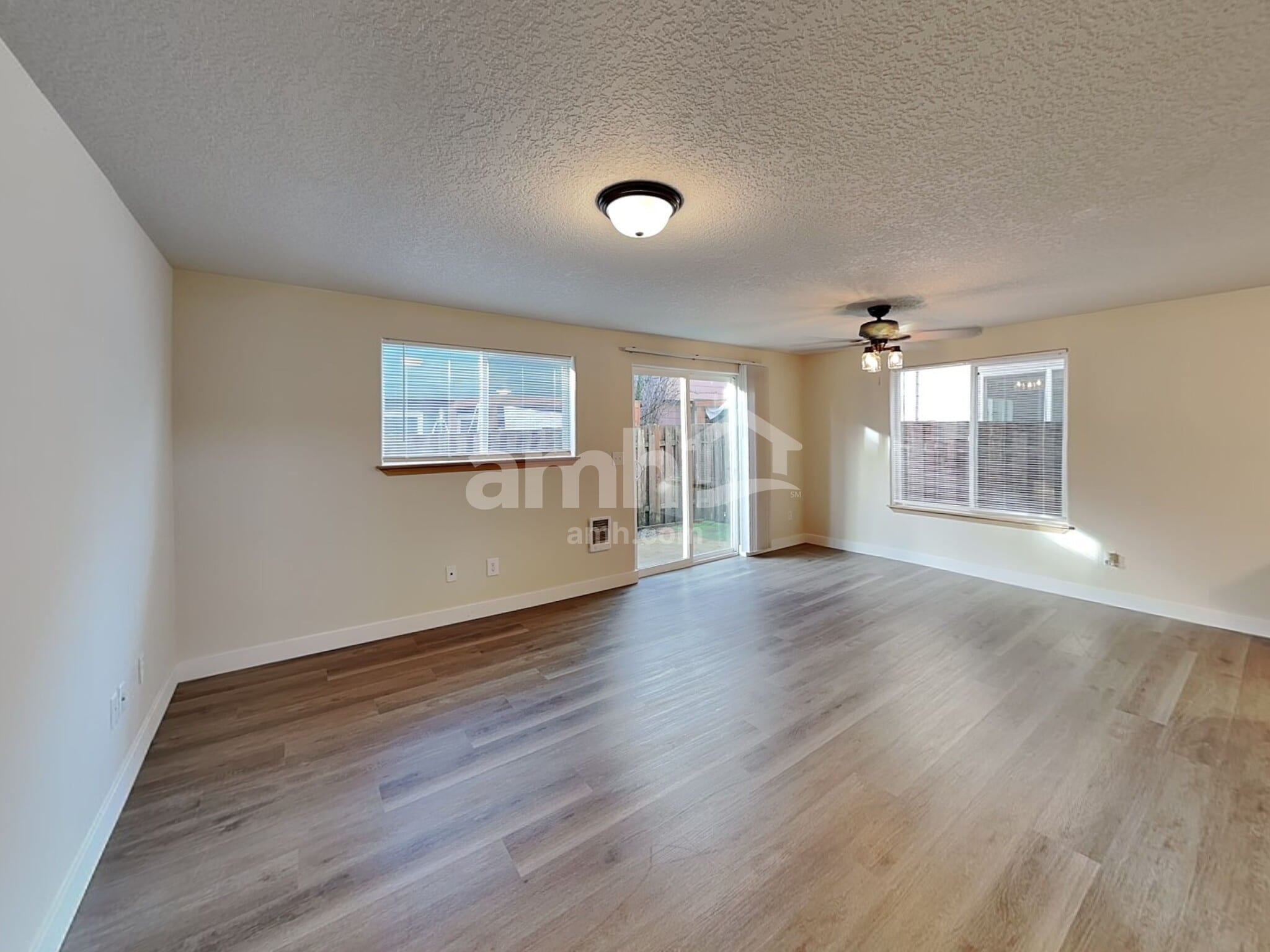 Building Photo - 465 Donna Dr