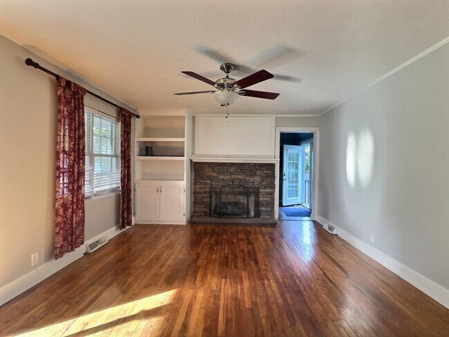 Building Photo - 339 Charleston St SE