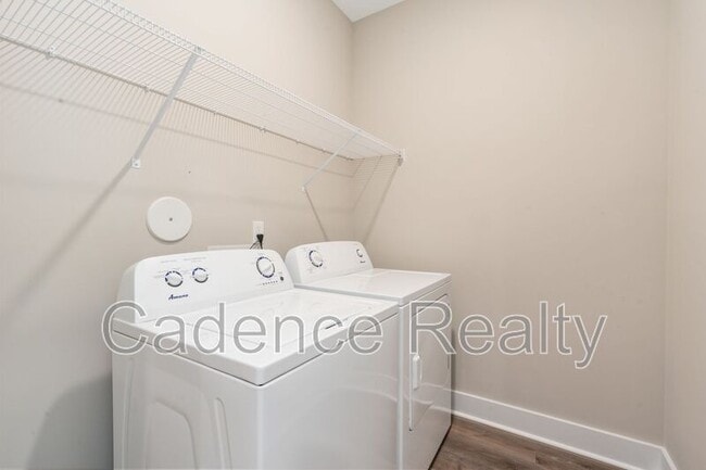 Building Photo - 1759 Perimeter Lp