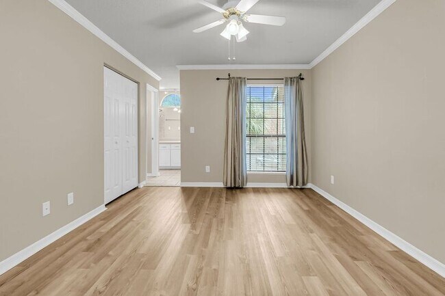 Building Photo - 1850 Montclair Dr