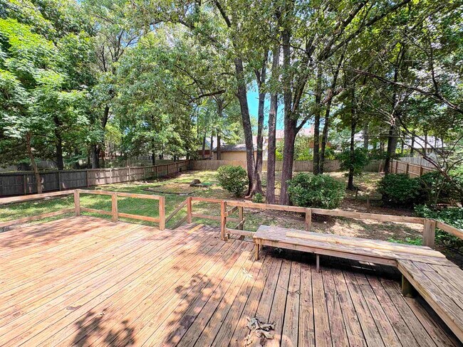 Building Photo - 1850 Wood Oak Dr