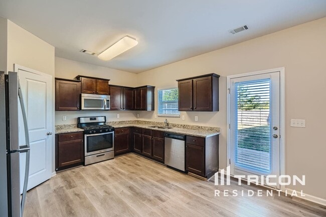 Building Photo - 3479 Sandstone Trail SE