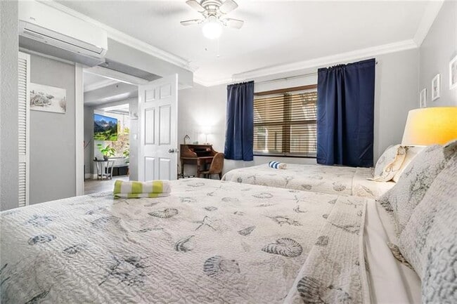 Building Photo - 2625 NE 13th Ct