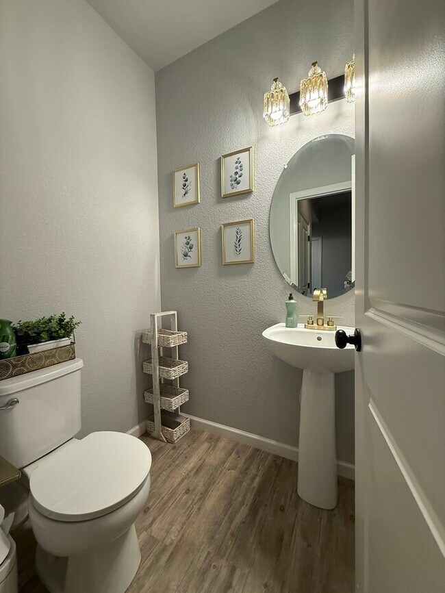 Building Photo - 3 Bed/2.5 Bath Home with Garage / Available Soon / Special Offer