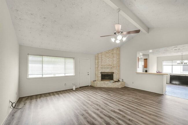 Building Photo - 16323 Summer Dawn Ln