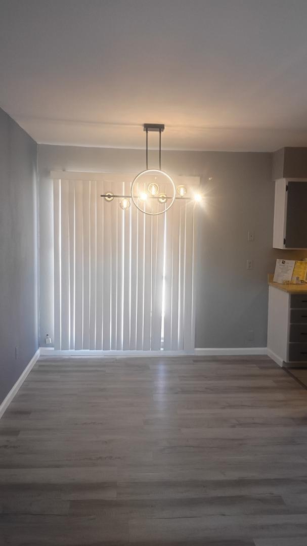 Building Photo - 2694 E Oakleaf Dr