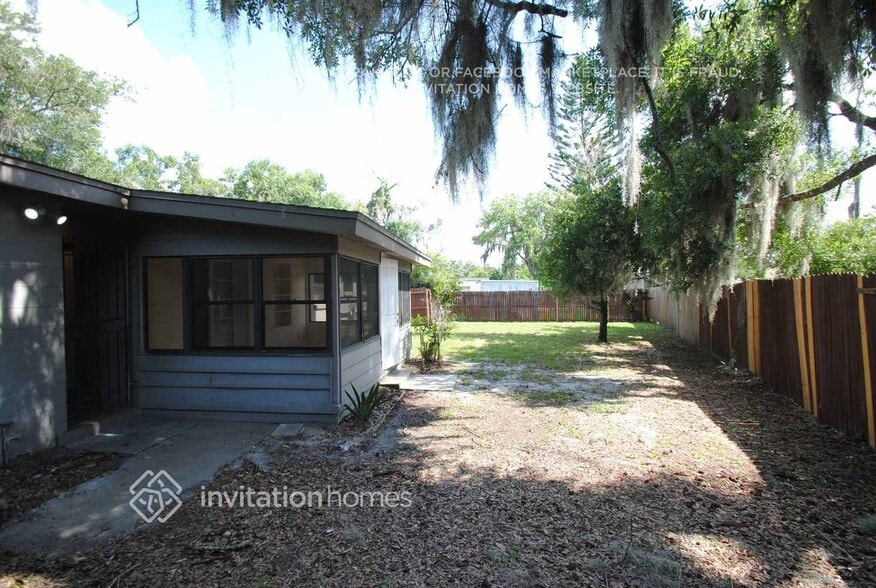 Building Photo - 5609 Sandalwood Dr