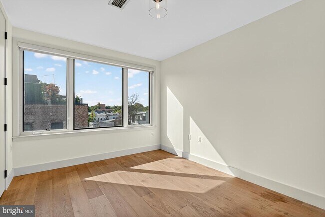 Building Photo - 774 Girard St NW