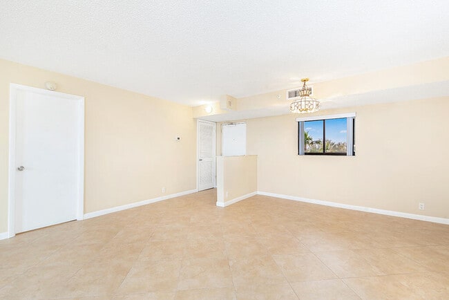 Building Photo - 400 Ocean Trail Way