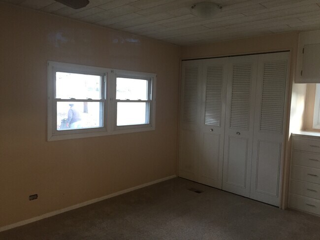 Building Photo - 5743 Sullivan Trail