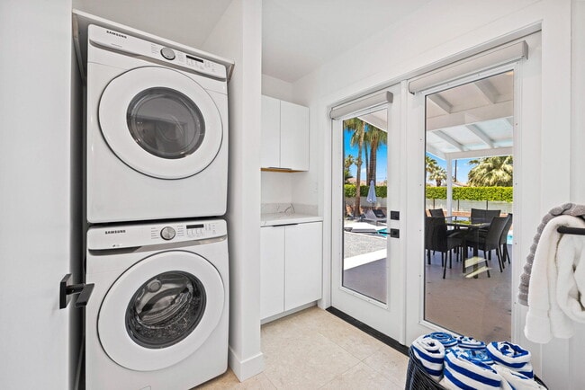 Building Photo - 38951 Bel Air Dr