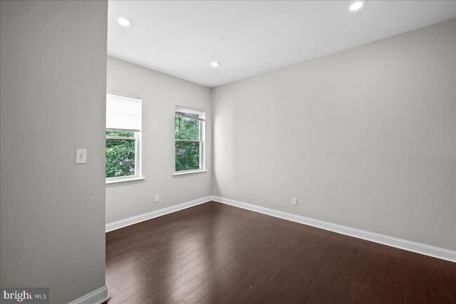 Building Photo - 1325 N Franklin St