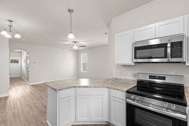 Building Photo - Townhouse For Rent in Holly Ridge!