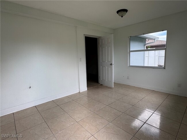 Building Photo - 2328 Country Club Blvd