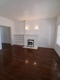 Building Photo - 707 Baylor St