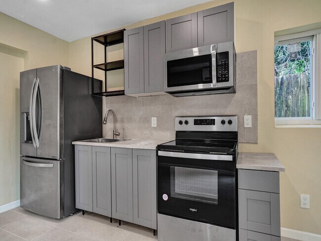 Building Photo - 2442 Garfield St