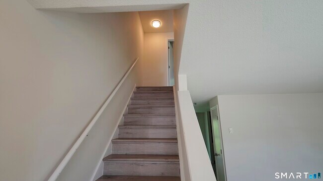 Building Photo - 64 Crystal Ln