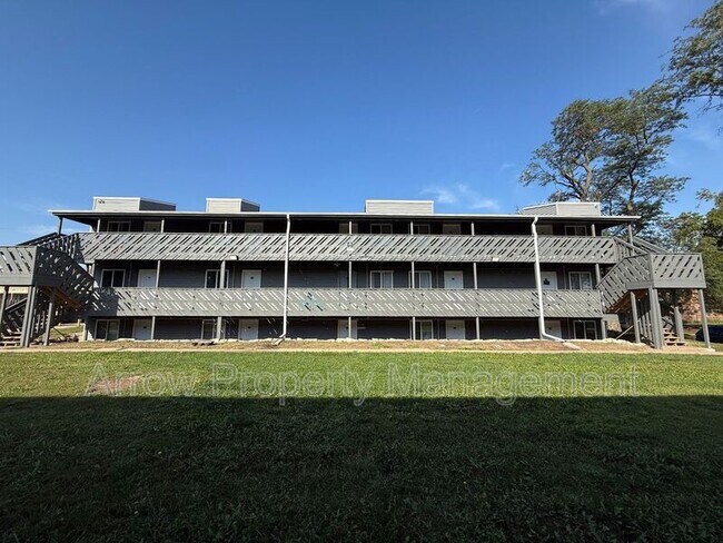 Building Photo - 877 N 26