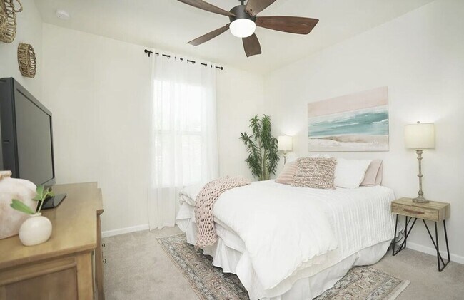 Building Photo - ** STUNNING 2012 NEW CONSTRUCTION 3/2 HOME...