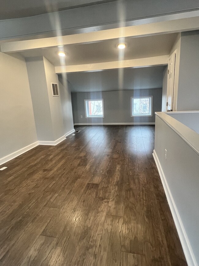 Building Photo - 1212 W Lombard St