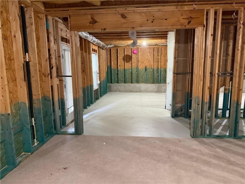 Building Photo - 325 Cranbrooke Cir