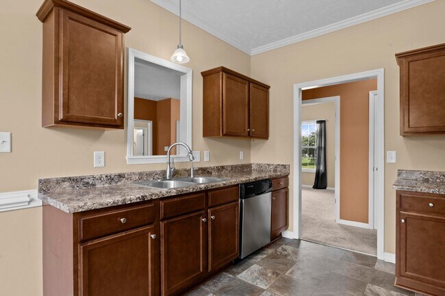 Building Photo - 215 Classy Ct