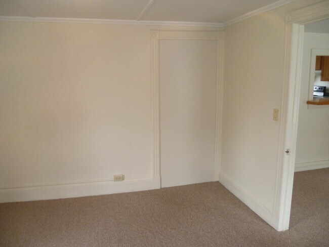 Building Photo - 174 S Branch St