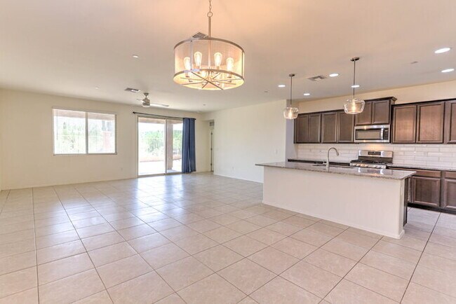 Building Photo - $750.00 MOVE-IN CREDIT TOWARDS FIRST MONTH RENT!!!!! Rancho Sahuarita