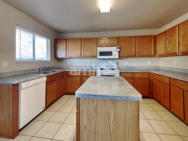 Building Photo - 114 Fontana Albero