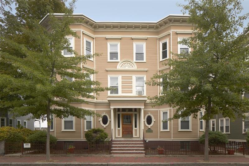 Building Photo - 217 Harvard St