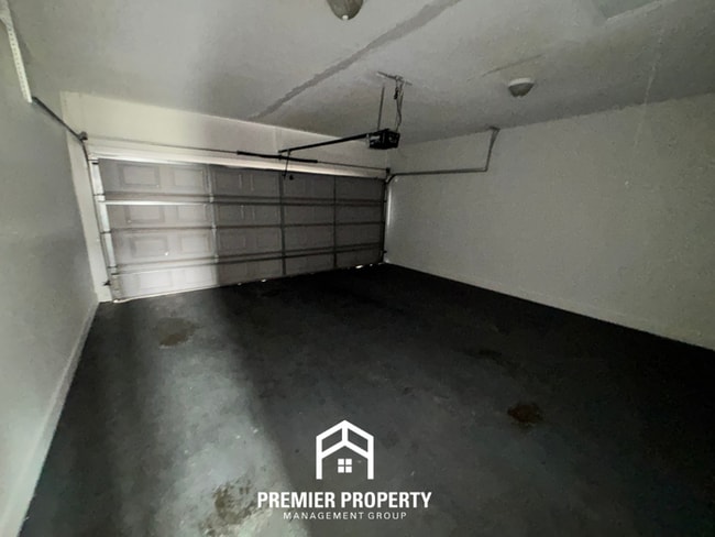 Building Photo - Charming 3BR Tuscaloosa Home | Hardwood Floors, Brick Fireplace, 2-Car Garage & Fenced Yard