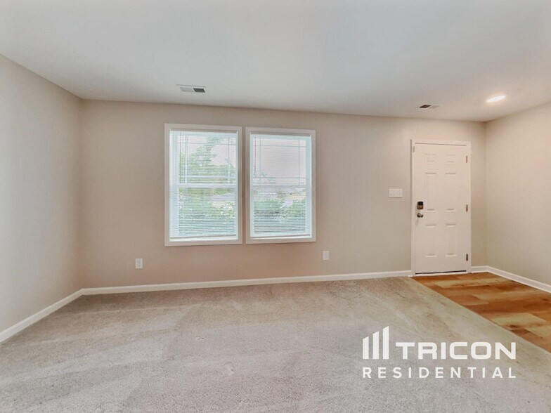 Building Photo - 105 Hockey Puck Wy