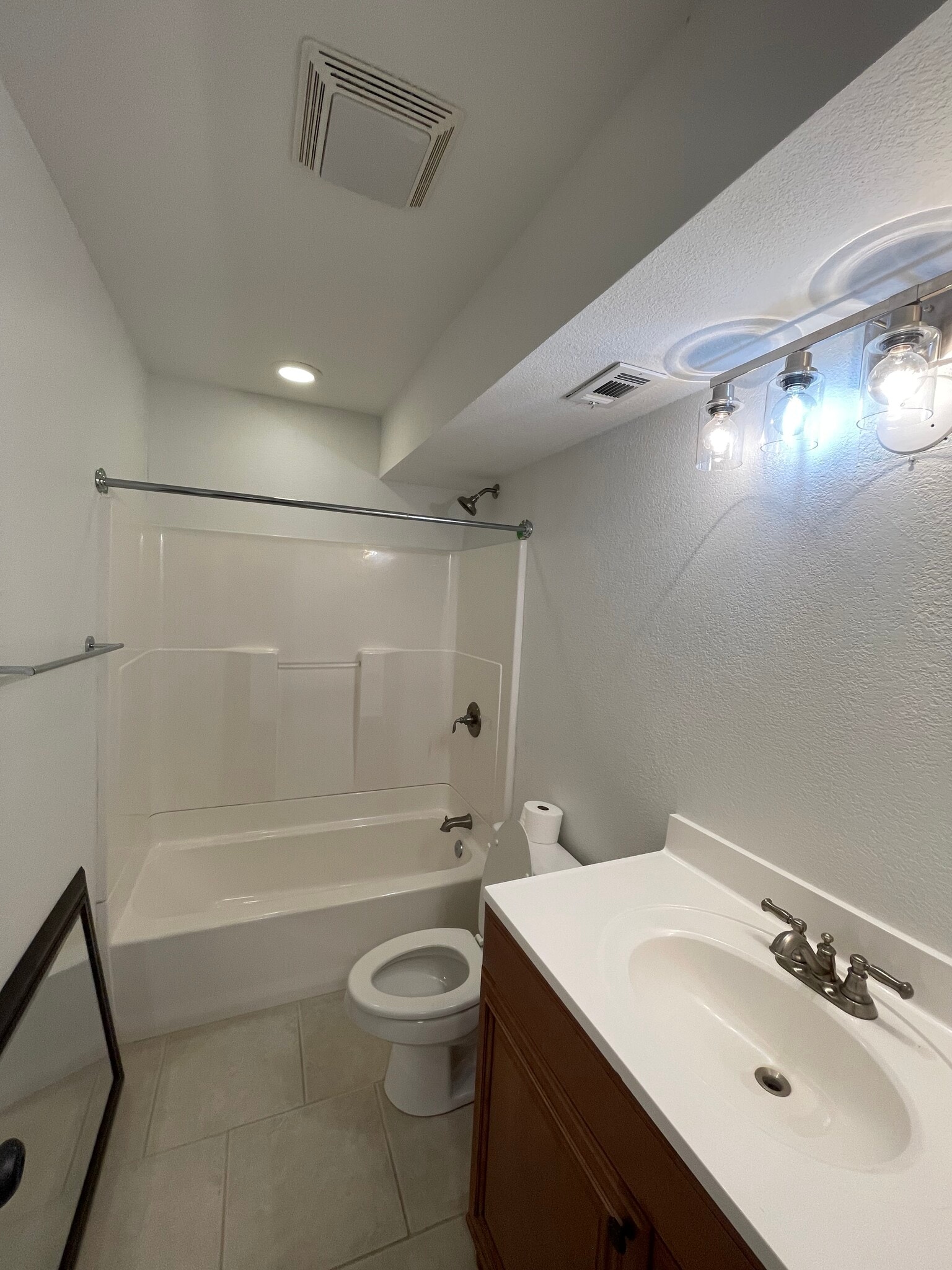bath 2 upstairs - 114 Orleans Oak Ln