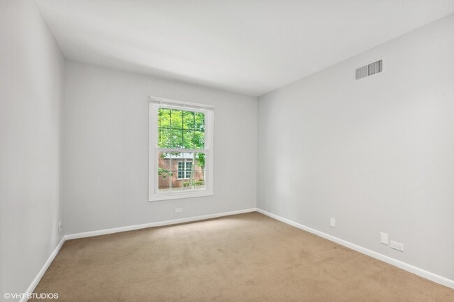Building Photo - 520 Shorely Dr
