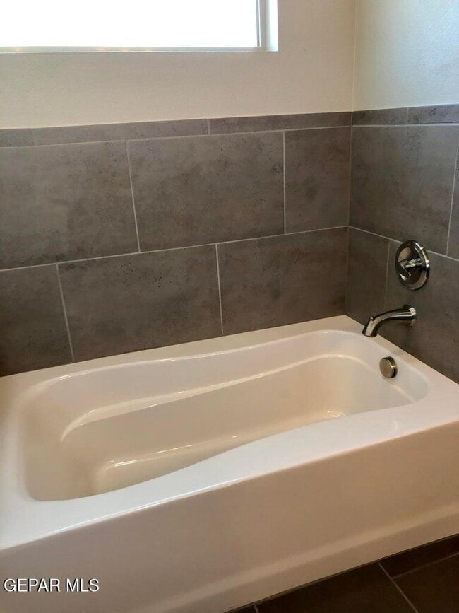 Building Photo - 14350 Loma Esmeralda